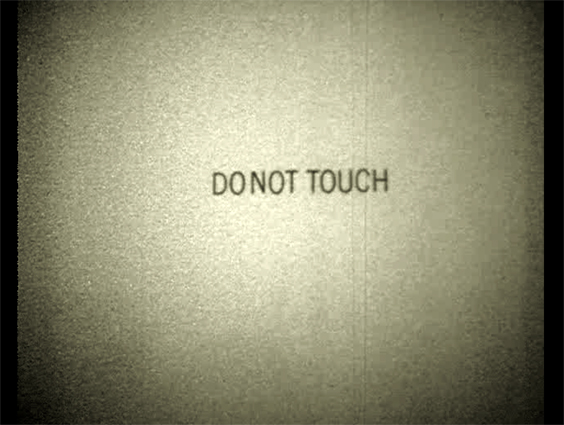 Vivian 32-dont touch